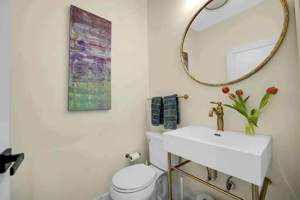 4114 South Ellis Avenue Chicago IL 60653
