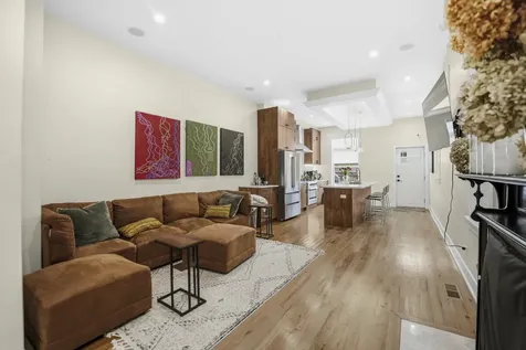 4114 South Ellis Avenue Chicago IL 60653