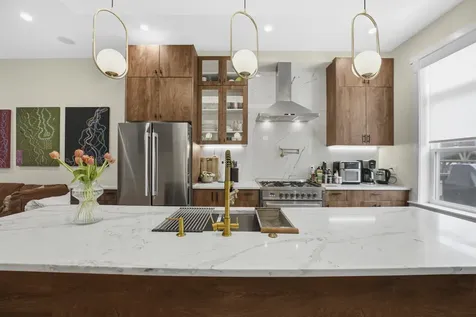 4114 South Ellis Avenue Chicago IL 60653