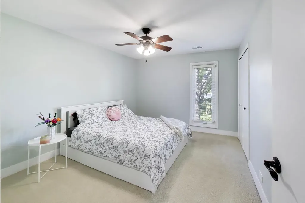 1520 Stonebridge Trail Wheaton IL 60189