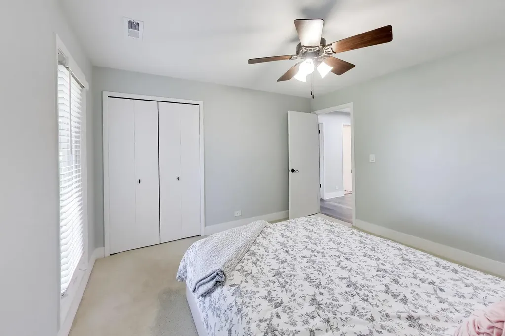 1520 Stonebridge Trail Wheaton IL 60189