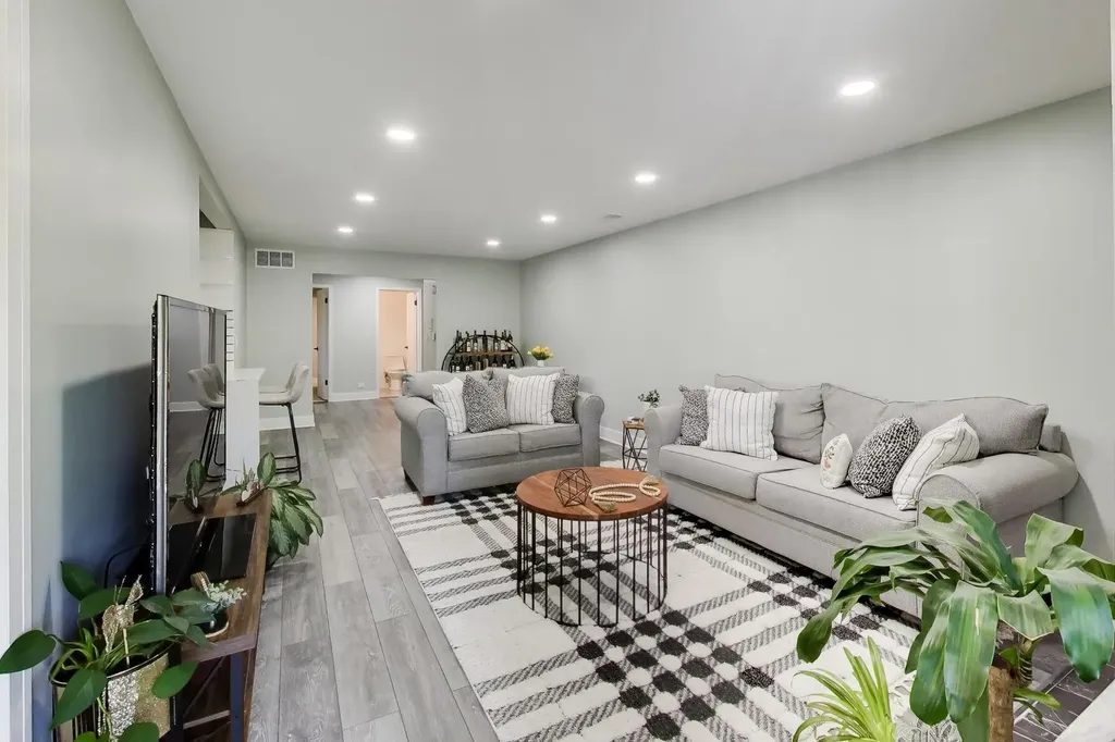 1520 Stonebridge Trail Wheaton IL 60189