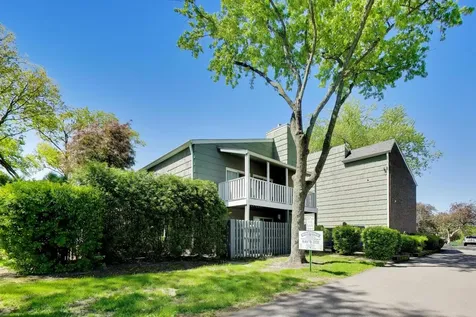 1520 Stonebridge Trail Wheaton IL 60189