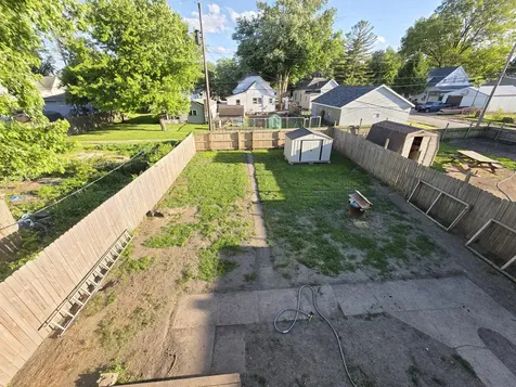 904 East Macon Street Clinton IL 61727