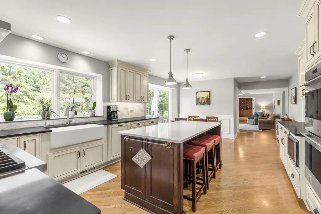 119 Saddle Brook Drive Oak Brook IL 60523