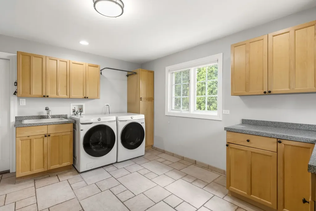119 Saddle Brook Drive Oak Brook IL 60523