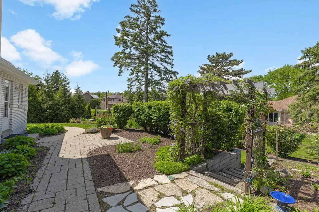 119 Saddle Brook Drive Oak Brook IL 60523