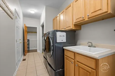 40W174 Jack London Street St. Charles IL 60175