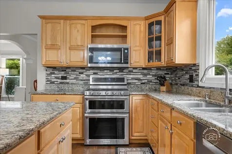 40W174 Jack London Street St. Charles IL 60175