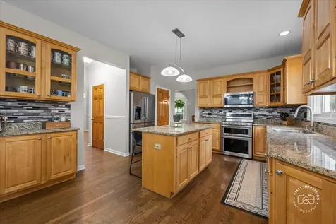 40W174 Jack London Street St. Charles IL 60175