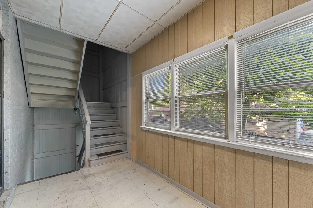 6811 South Washtenaw Avenue Chicago IL 60629