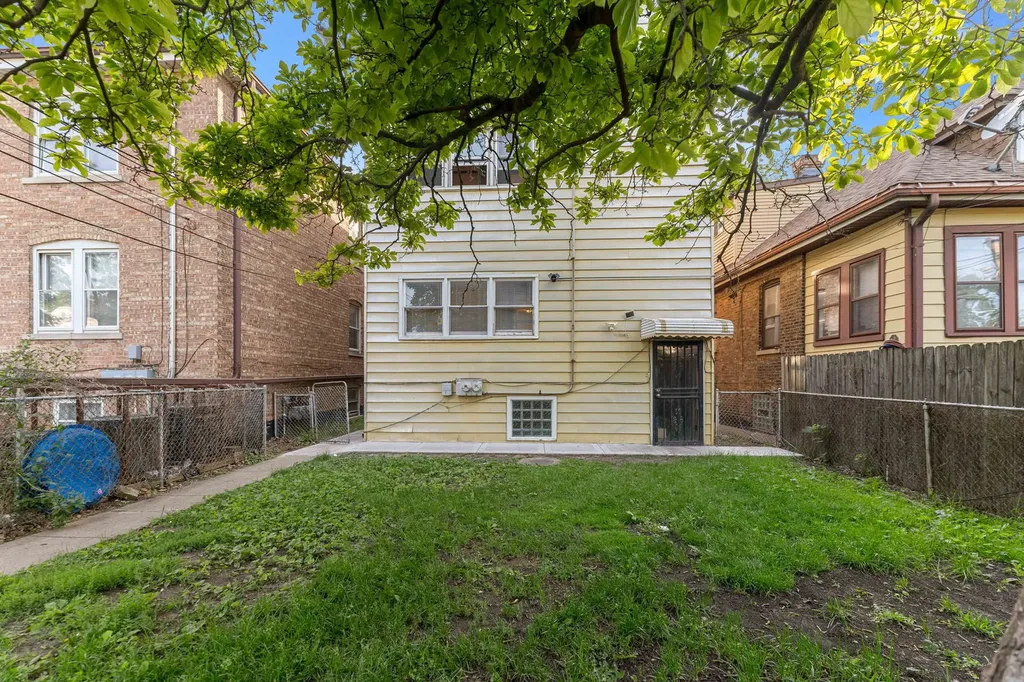 6811 South Washtenaw Avenue Chicago IL 60629