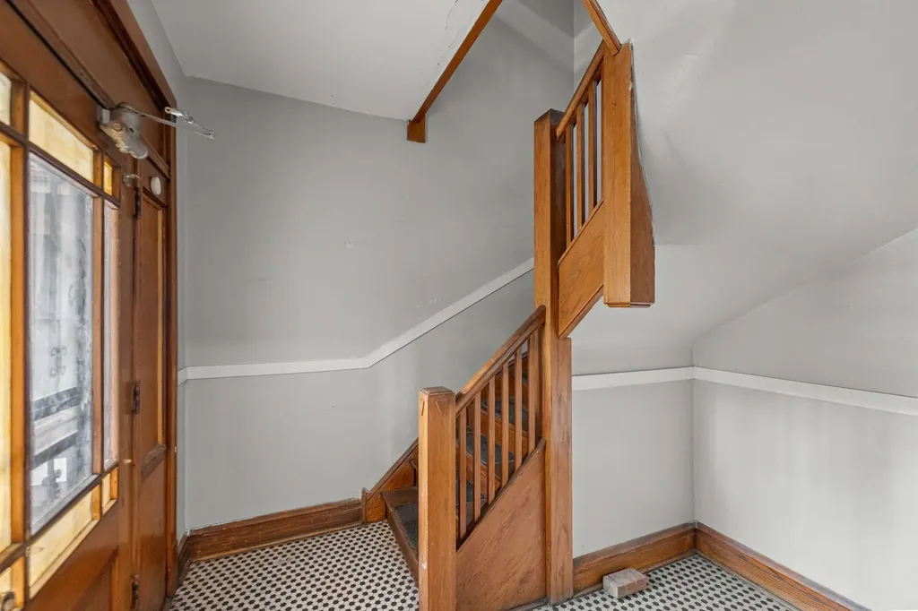 6811 South Washtenaw Avenue Chicago IL 60629