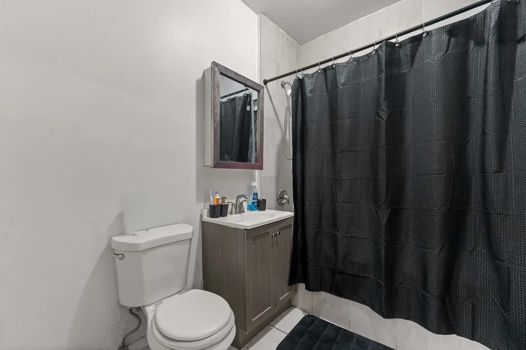 6811 South Washtenaw Avenue Chicago IL 60629