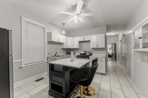 6811 South Washtenaw Avenue Chicago IL 60629