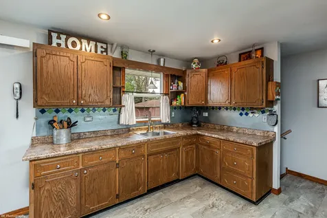 5400 West 83rd Place Burbank IL 60459