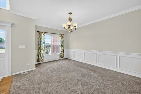 368 Kingsbury Drive Dekalb IL 60115