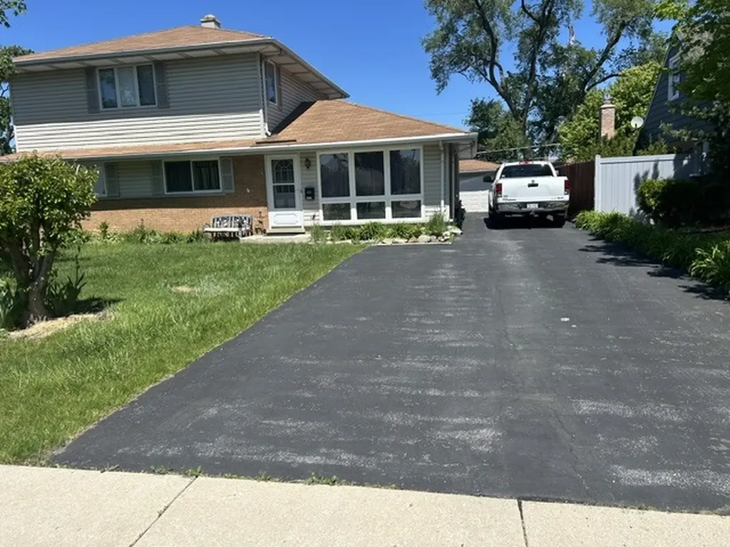 6314 West 85th Street Burbank IL 60459