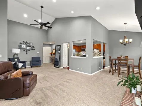 125 Rob Roy Lane Prospect Heights IL 60070