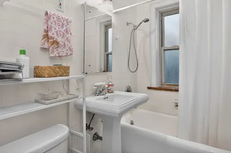 814 South Maple Avenue Oak Park IL 60304