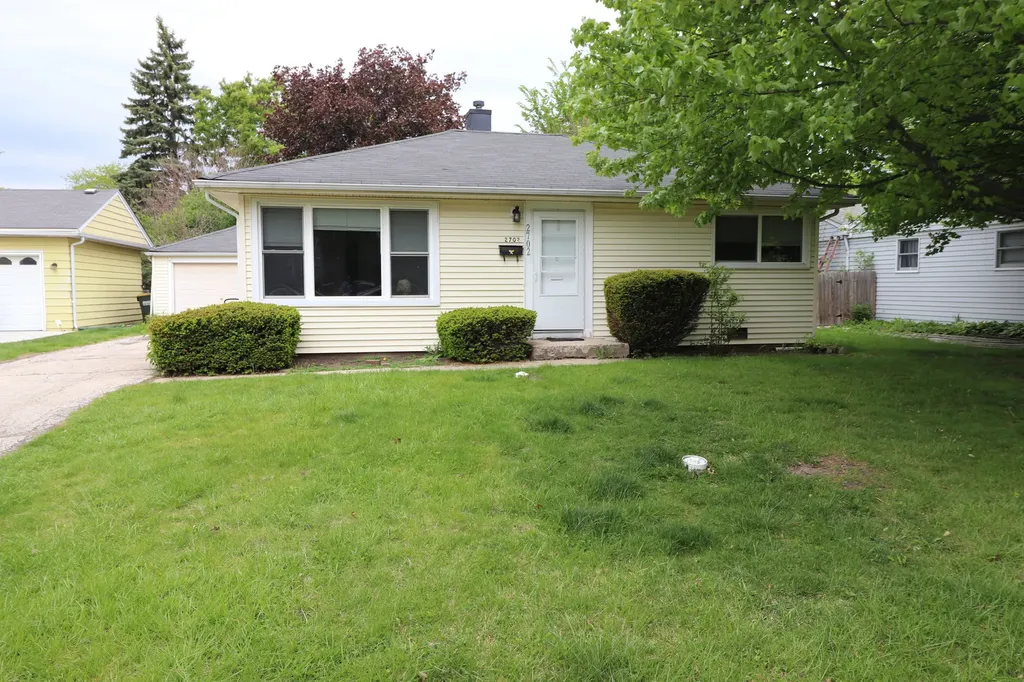 2702 Saint James Street Rolling Meadows IL 60008