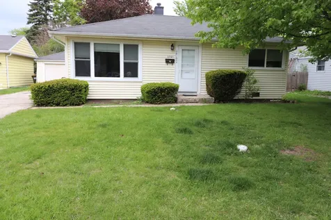 2702 Saint James Street Rolling Meadows IL 60008