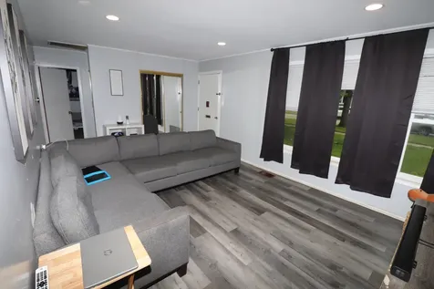 2702 Saint James Street Rolling Meadows IL 60008
