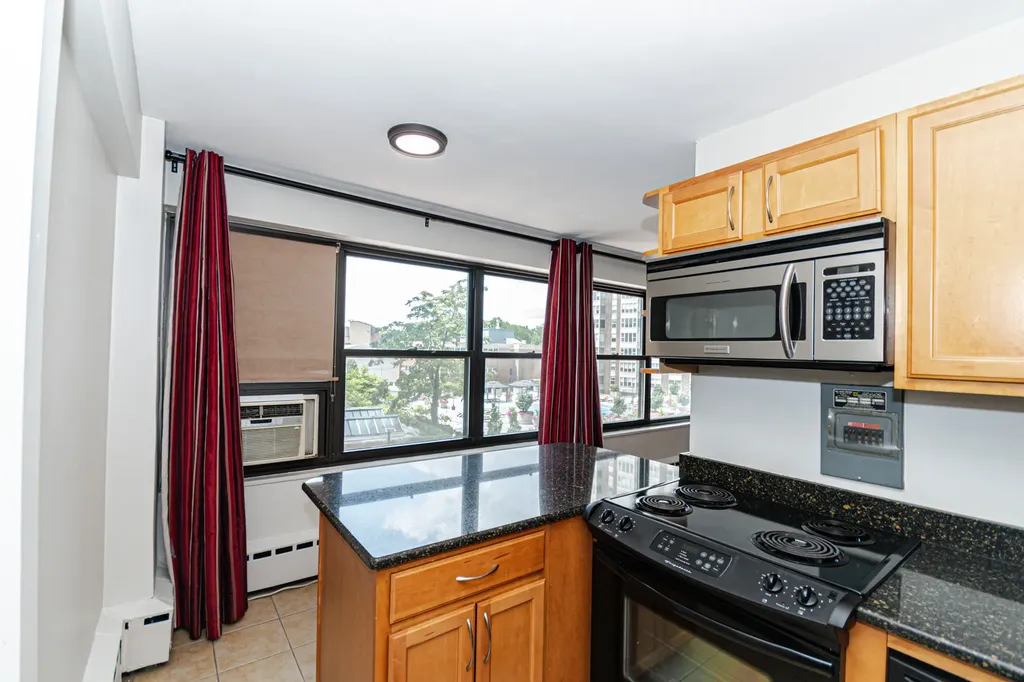 3420 North Lake Shore Drive Chicago IL 60657