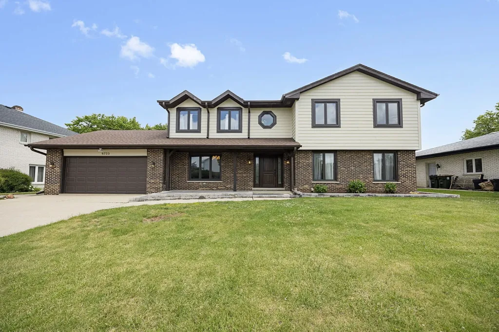 6723 Kingswood Road Willowbrook IL 60527