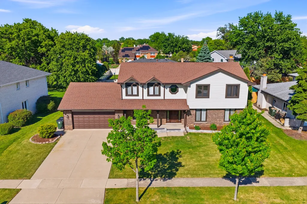 6723 Kingswood Road Willowbrook IL 60527