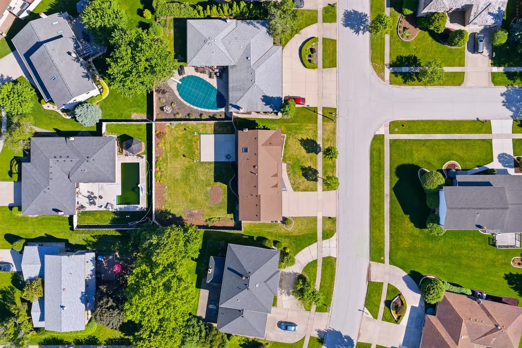 6723 Kingswood Road Willowbrook IL 60527