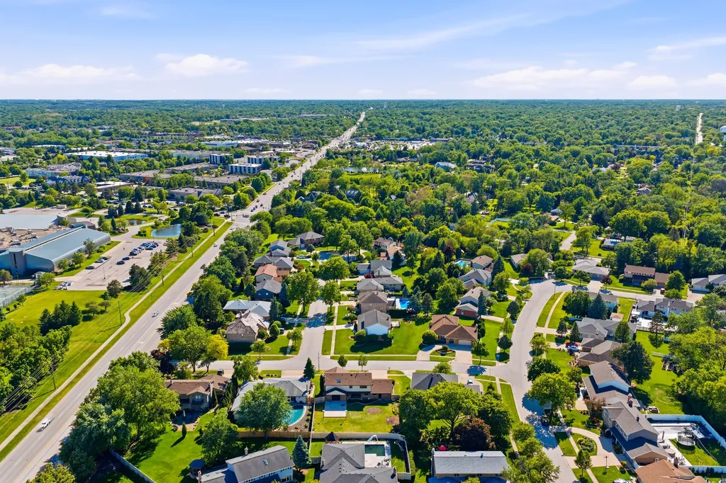 6723 Kingswood Road Willowbrook IL 60527