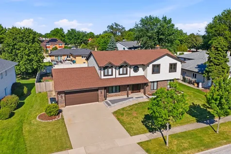 6723 Kingswood Road Willowbrook IL 60527