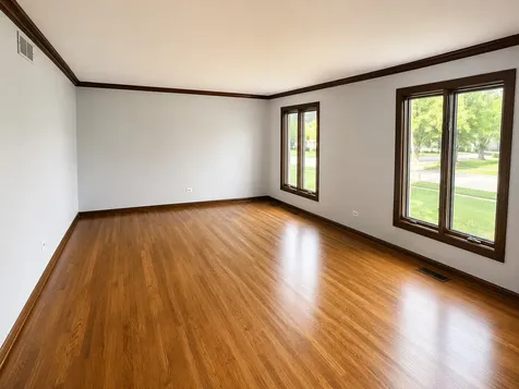 6723 Kingswood Road Willowbrook IL 60527