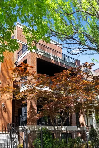 3252 North Seminary Avenue Chicago IL 60657