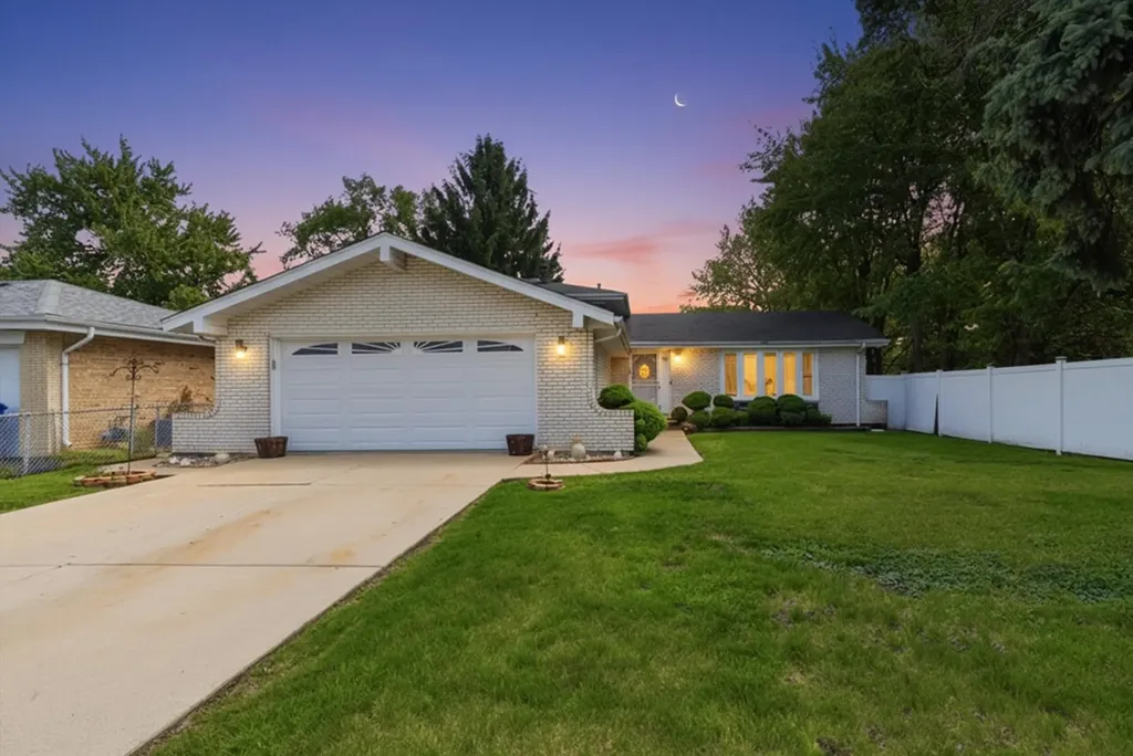 5815 West 87th Place Oak Lawn IL 60453