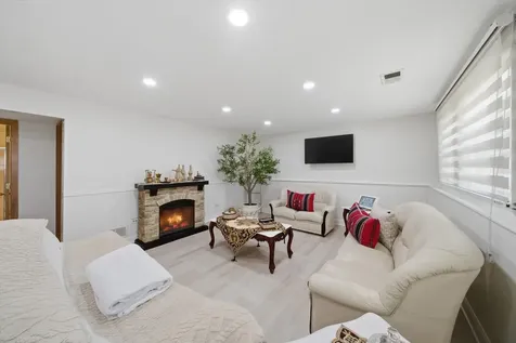 5815 West 87th Place Oak Lawn IL 60453