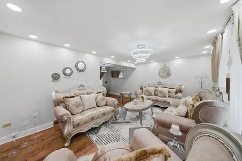 5815 West 87th Place Oak Lawn IL 60453