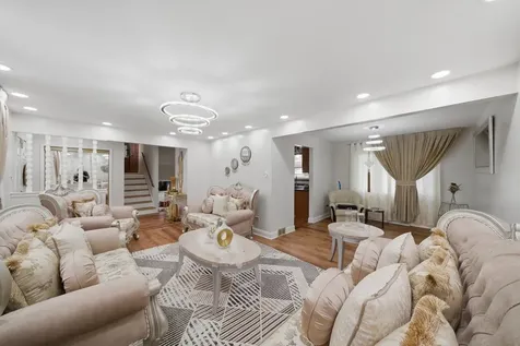 5815 West 87th Place Oak Lawn IL 60453