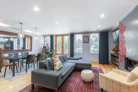 1660 North Hudson Avenue Chicago IL 60614