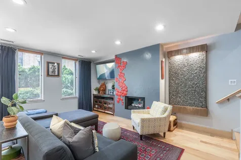 1660 North Hudson Avenue Chicago IL 60614