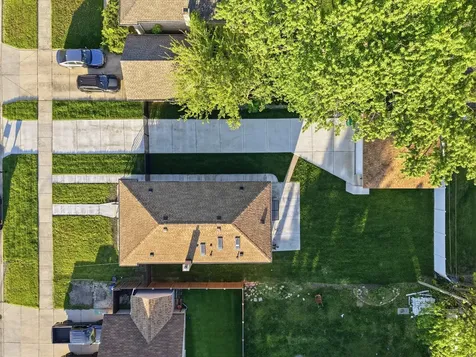 5733 West 83rd Place Burbank IL 60459