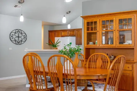 638 Handel Lane Woodstock IL 60098