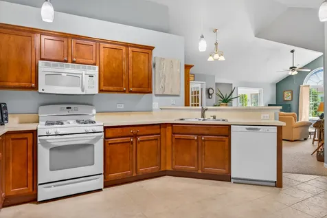 638 Handel Lane Woodstock IL 60098