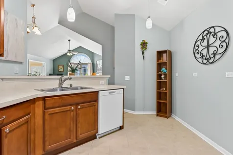638 Handel Lane Woodstock IL 60098