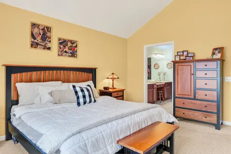 638 Handel Lane Woodstock IL 60098