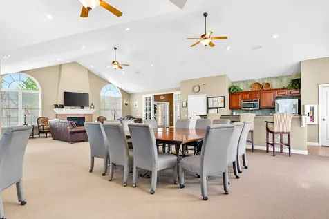 638 Handel Lane Woodstock IL 60098