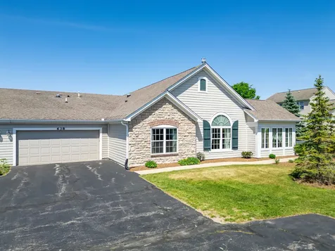 638 Handel Lane Woodstock IL 60098