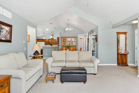 638 Handel Lane Woodstock IL 60098