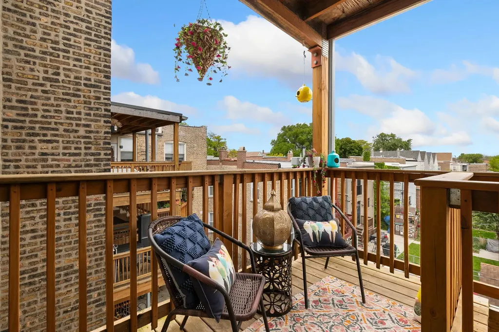 3916 West Cortland Street Chicago IL 60647